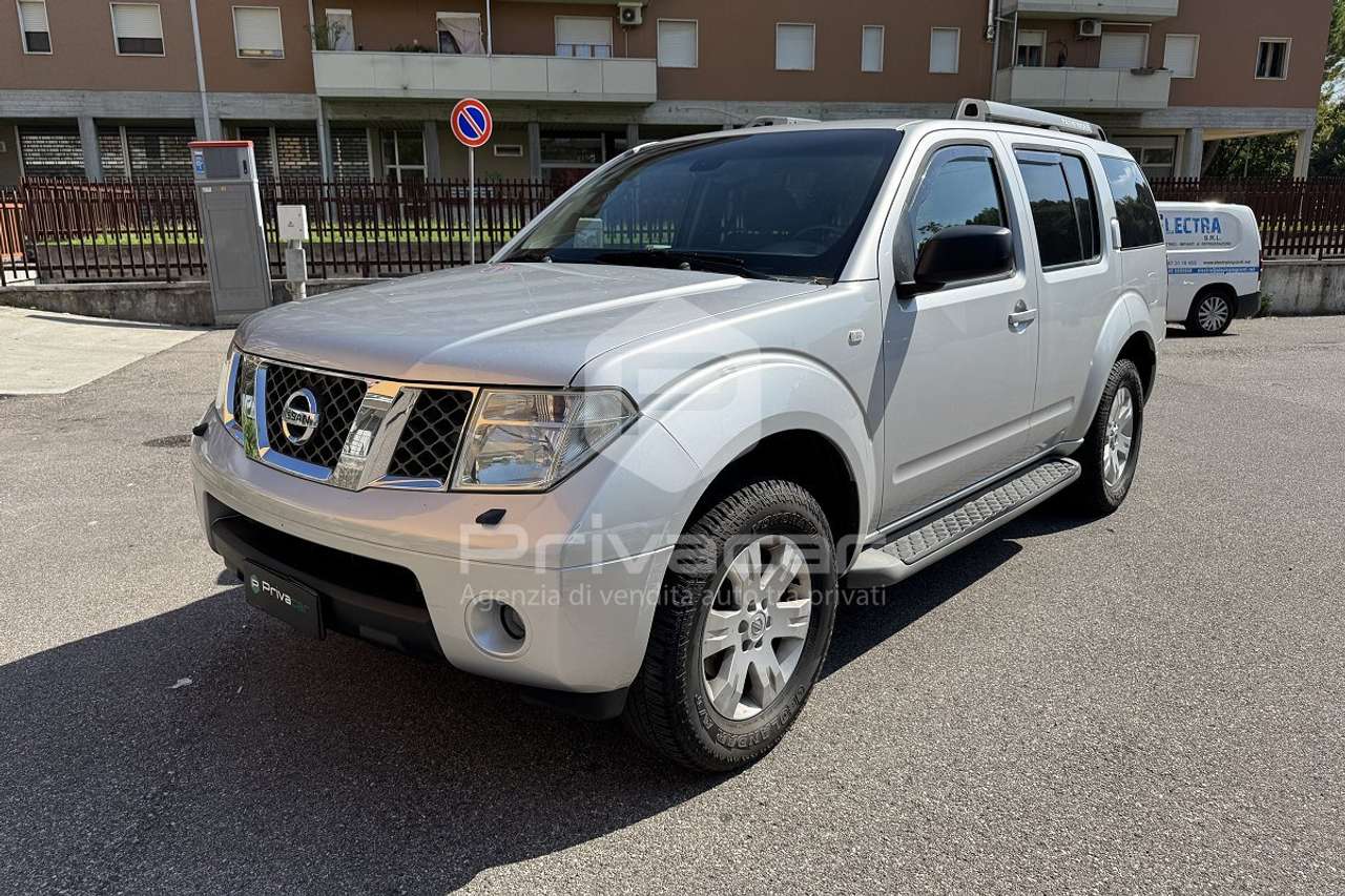 Nissan Pathfinder 2.5 dCi SE