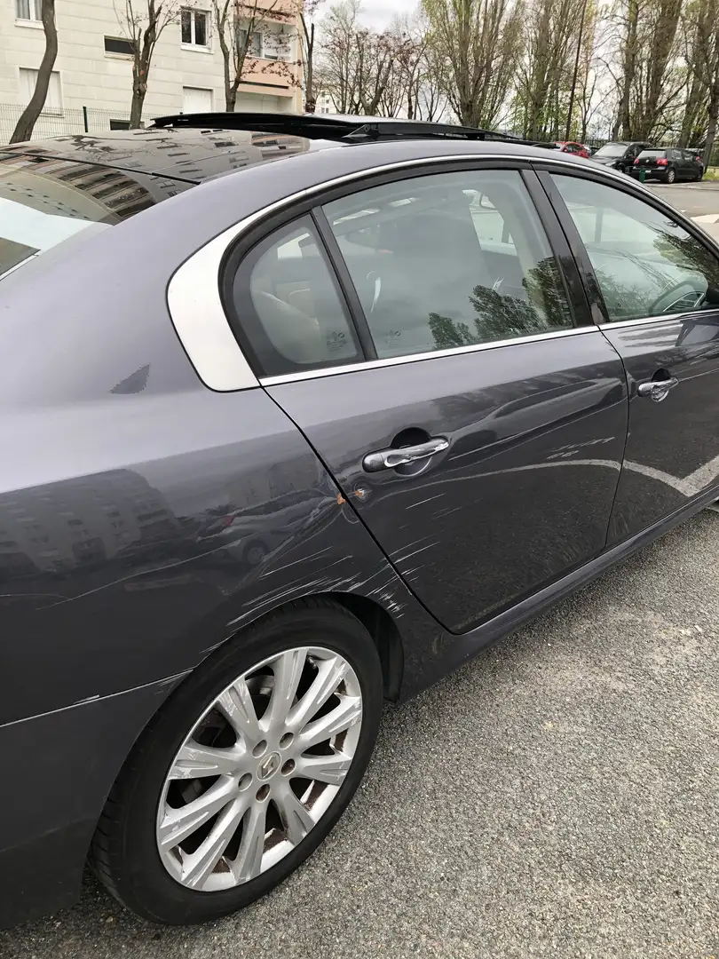 Renault Latitude V6 dCi 240 FAP Initiale A - 2