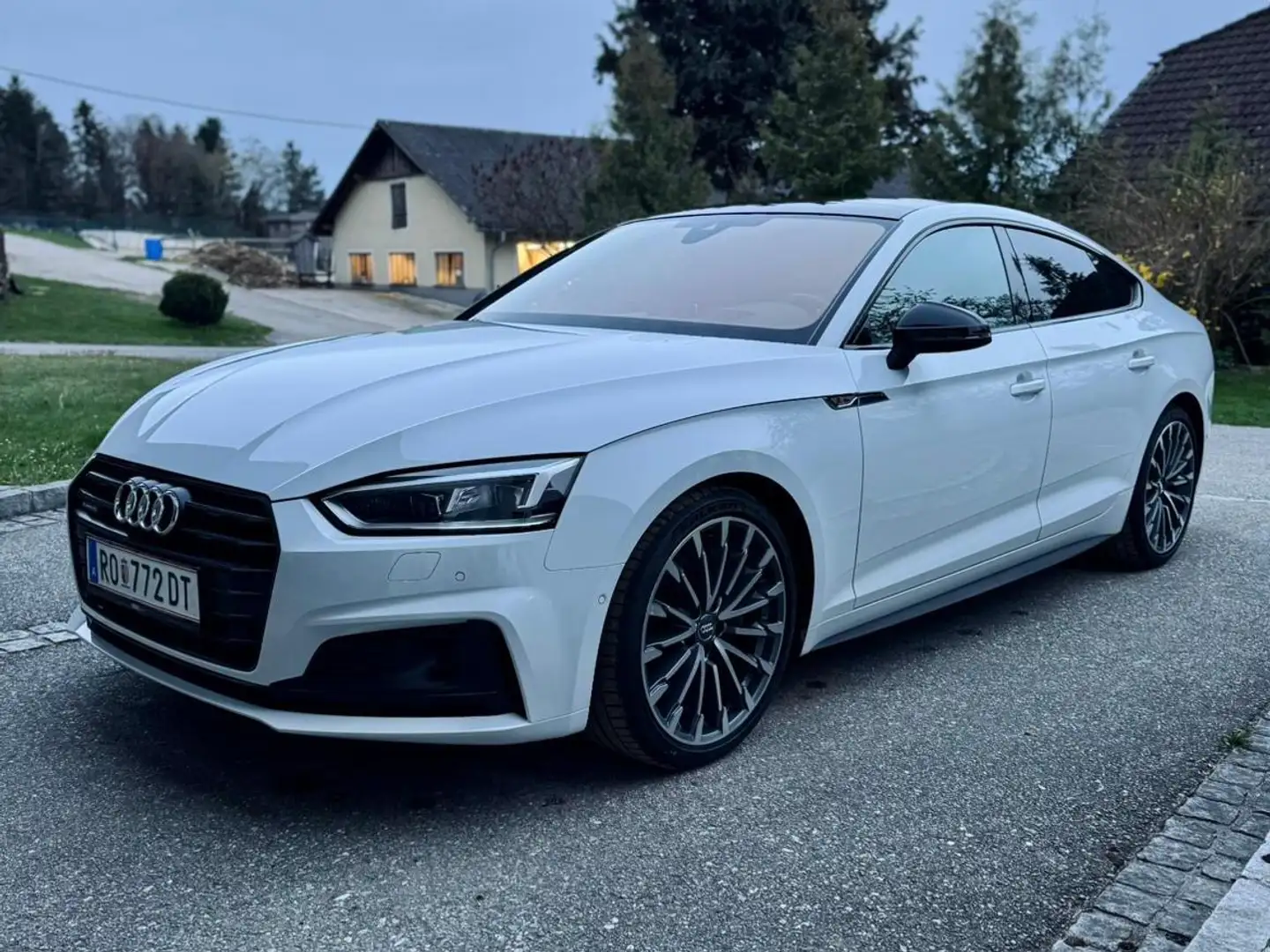 Audi A5 A5 2.0 tdi  quattro s-line Matrix Virtual Weiß - 1