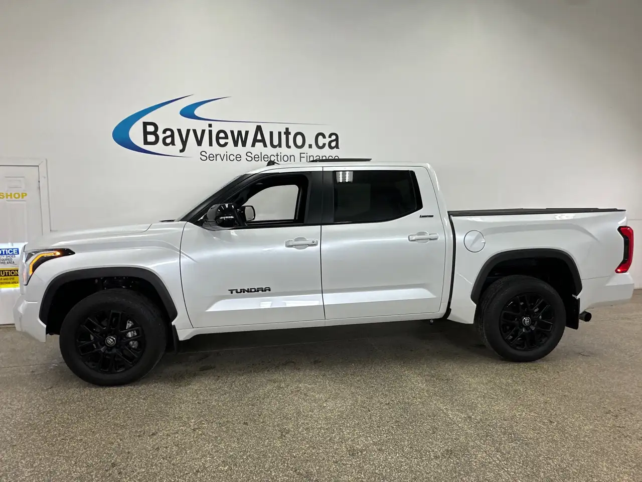 Toyota Tundra снимка Toyota Tundra