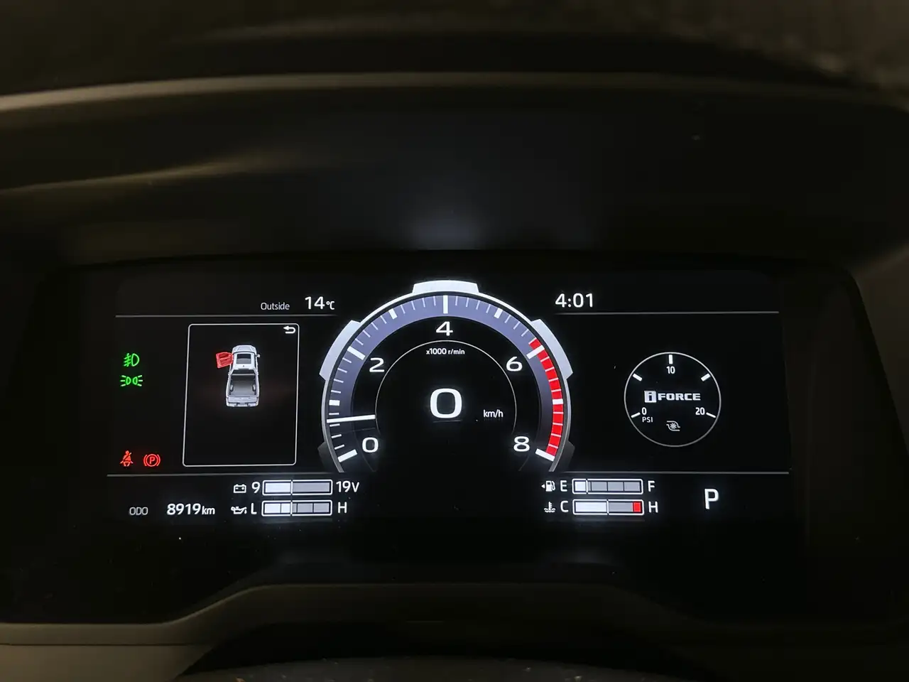 Toyota Tundra снимка Toyota Tundra