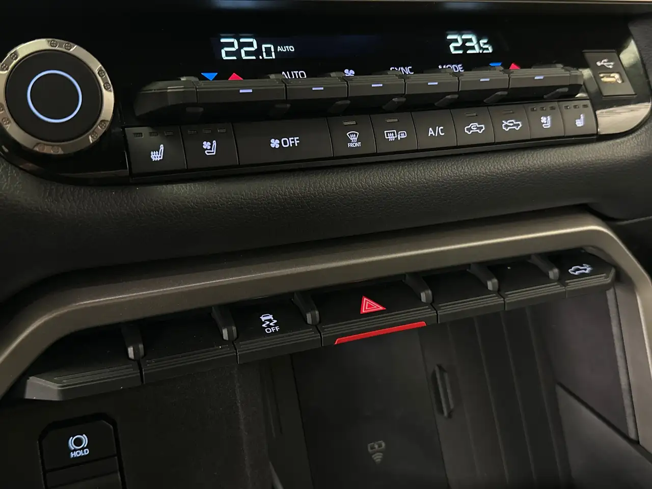Toyota Tundra снимка Toyota Tundra