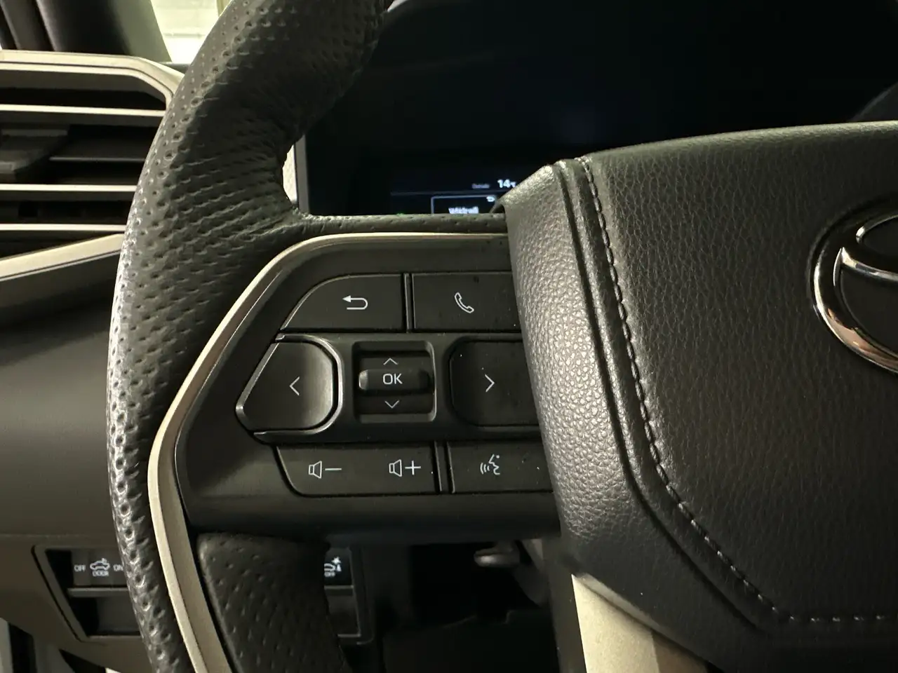 Toyota Tundra снимка Toyota Tundra