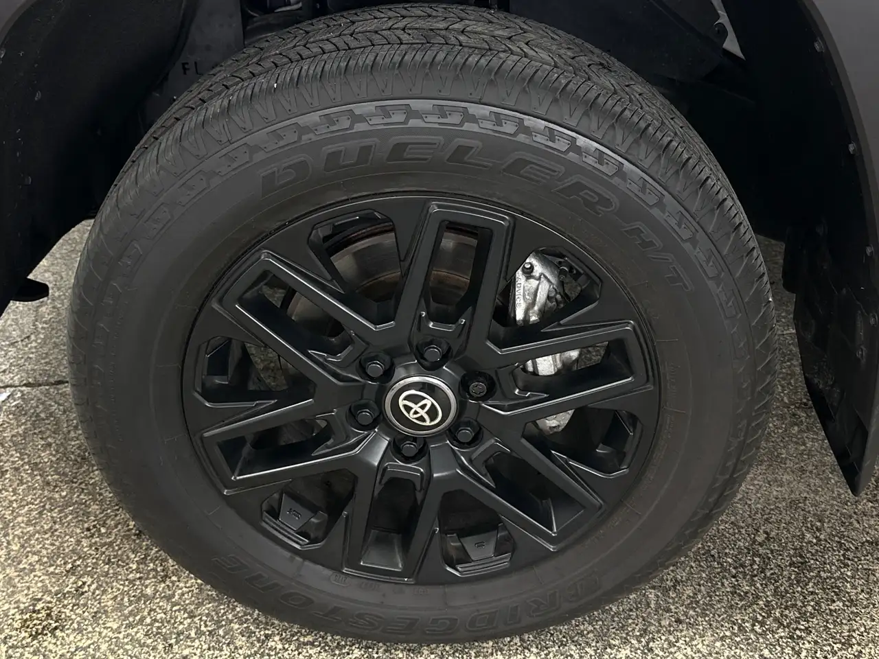 Toyota Tundra снимка Toyota Tundra