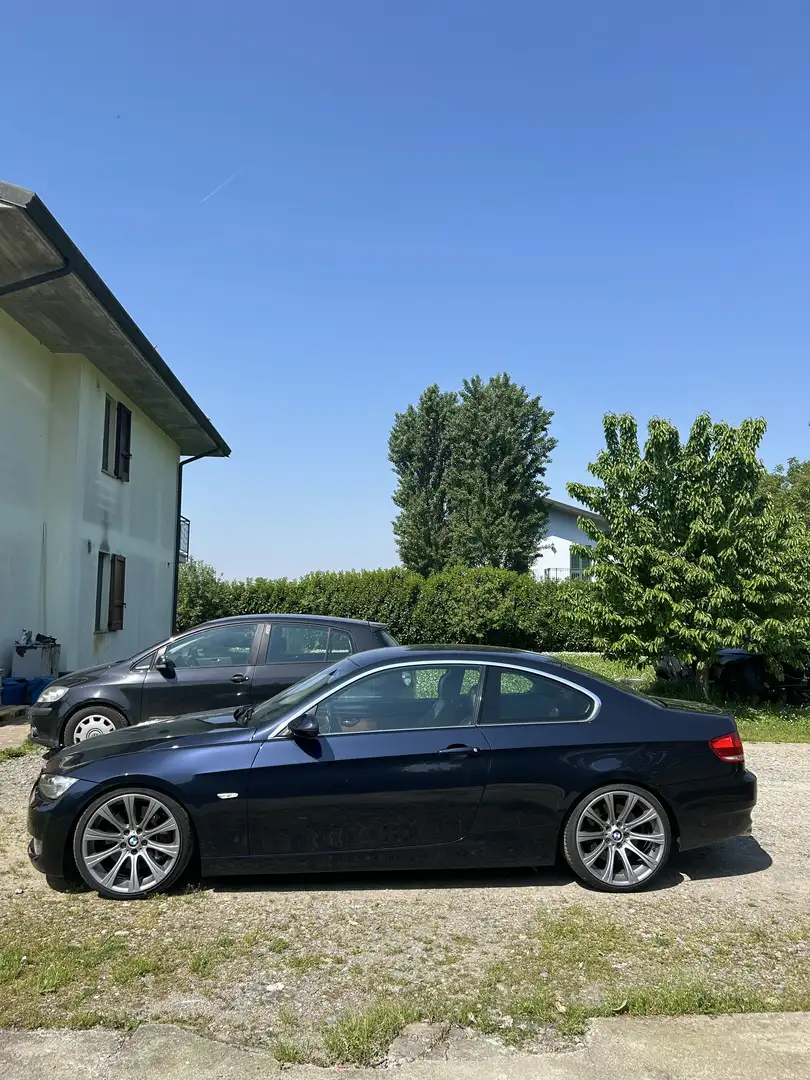 BMW 330 330d Coupe Attiva - 2
