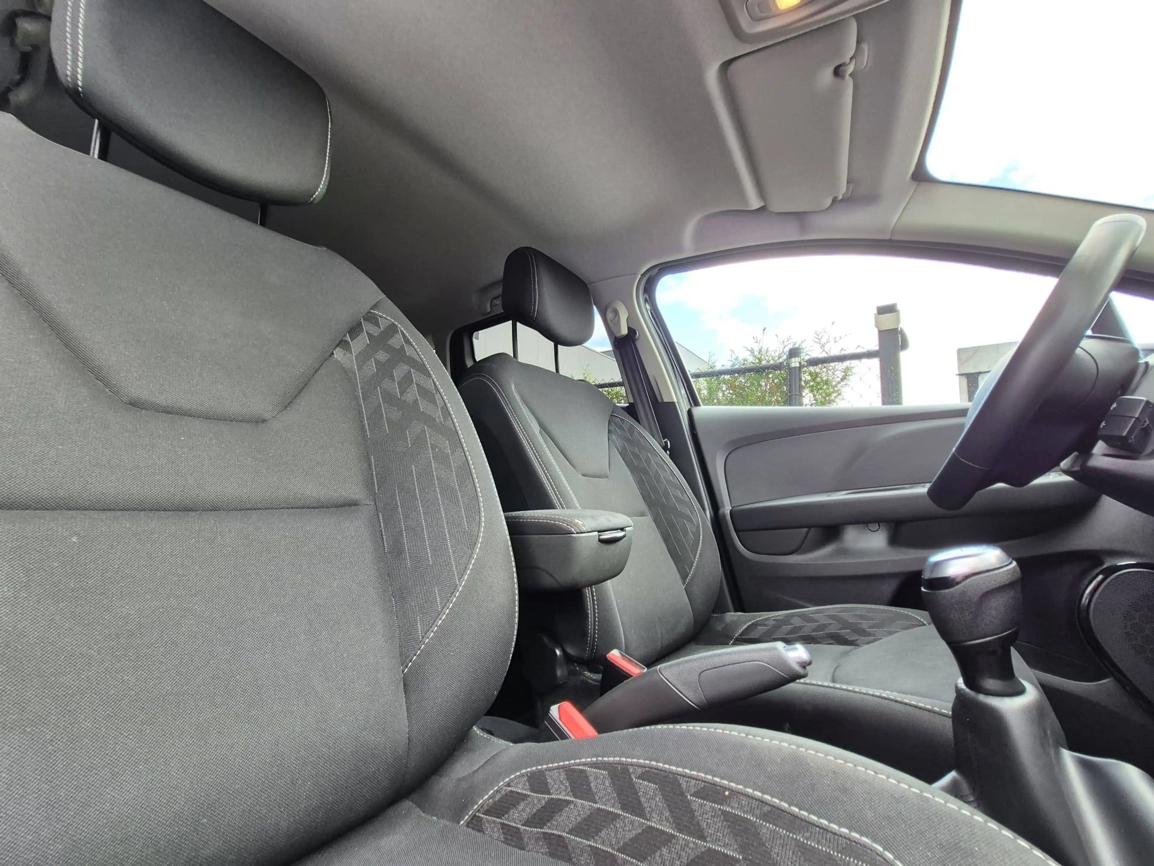 Renault Clio 0.9 TCe Limited / Euro 6d / 12 mnd waarborg — photo 11
