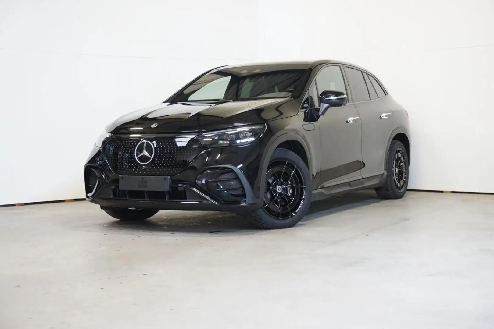 Mercedes-Benz EQE SUV AMG - HYPERSCREEN - TREKHAAK WEGKLAPBAAR Schwarz - 1
