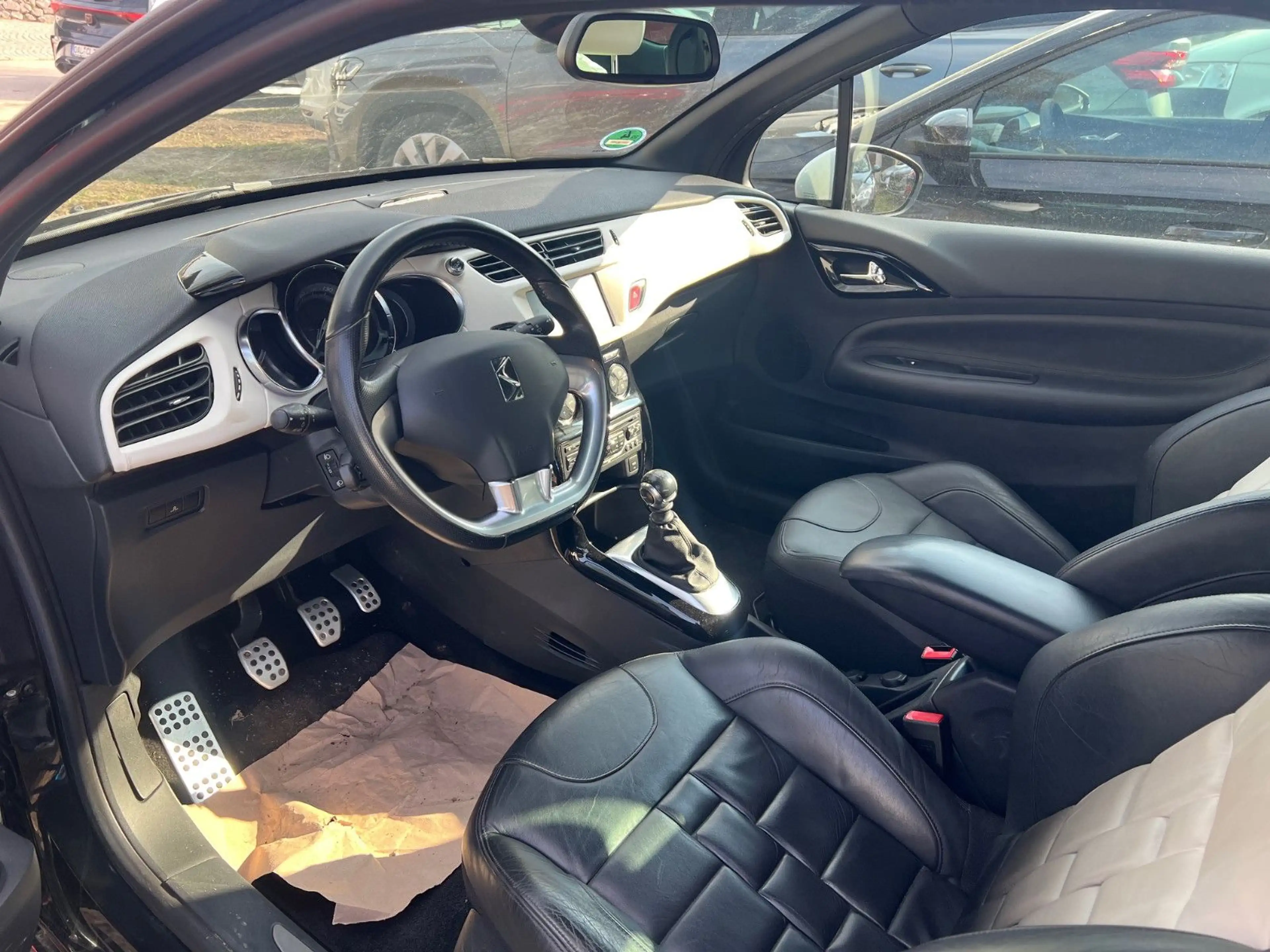 Citroen DS3 Ultra-Prestige 1,6 HDI FAP NAVI — photo 5