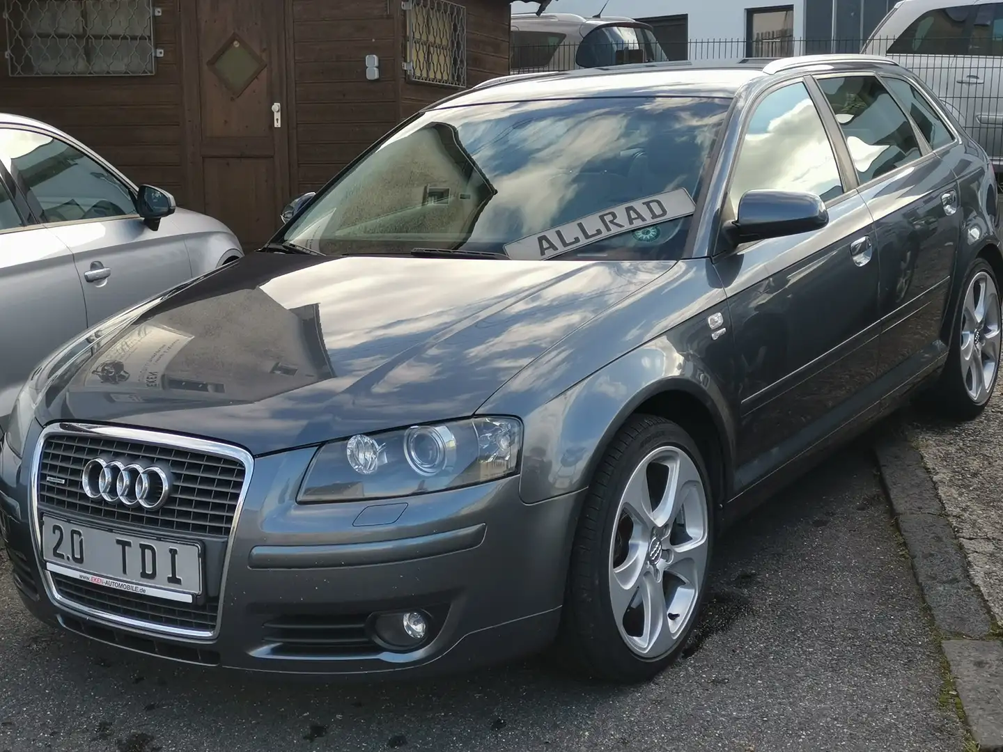 Audi A3 2.0 TDI Sportback quattro 170 PS Navi Xenon Grau - 1