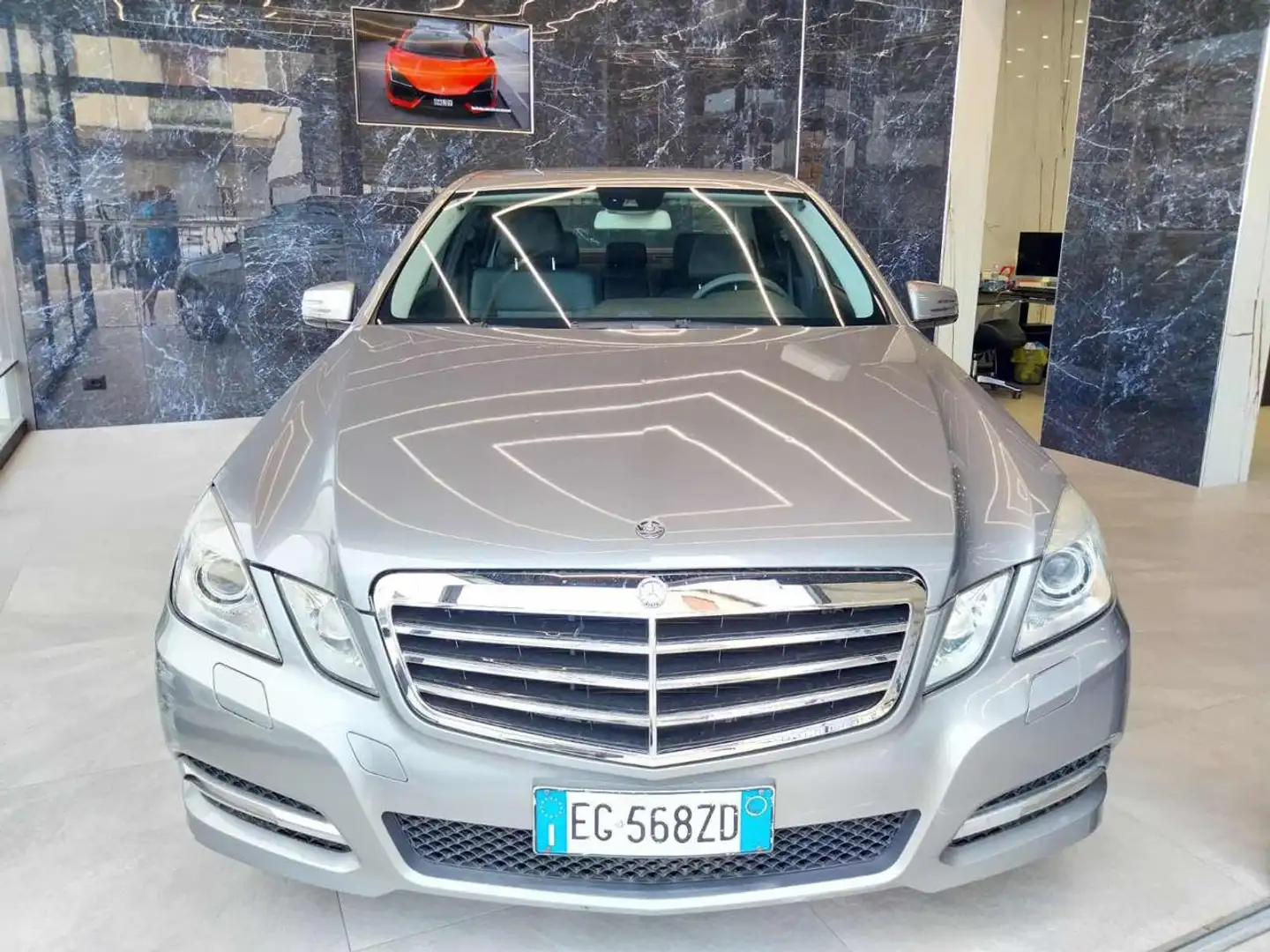 Mercedes-Benz E 200 CGI BlueEFFICIENCY Avantgarde AMG Argento - 1