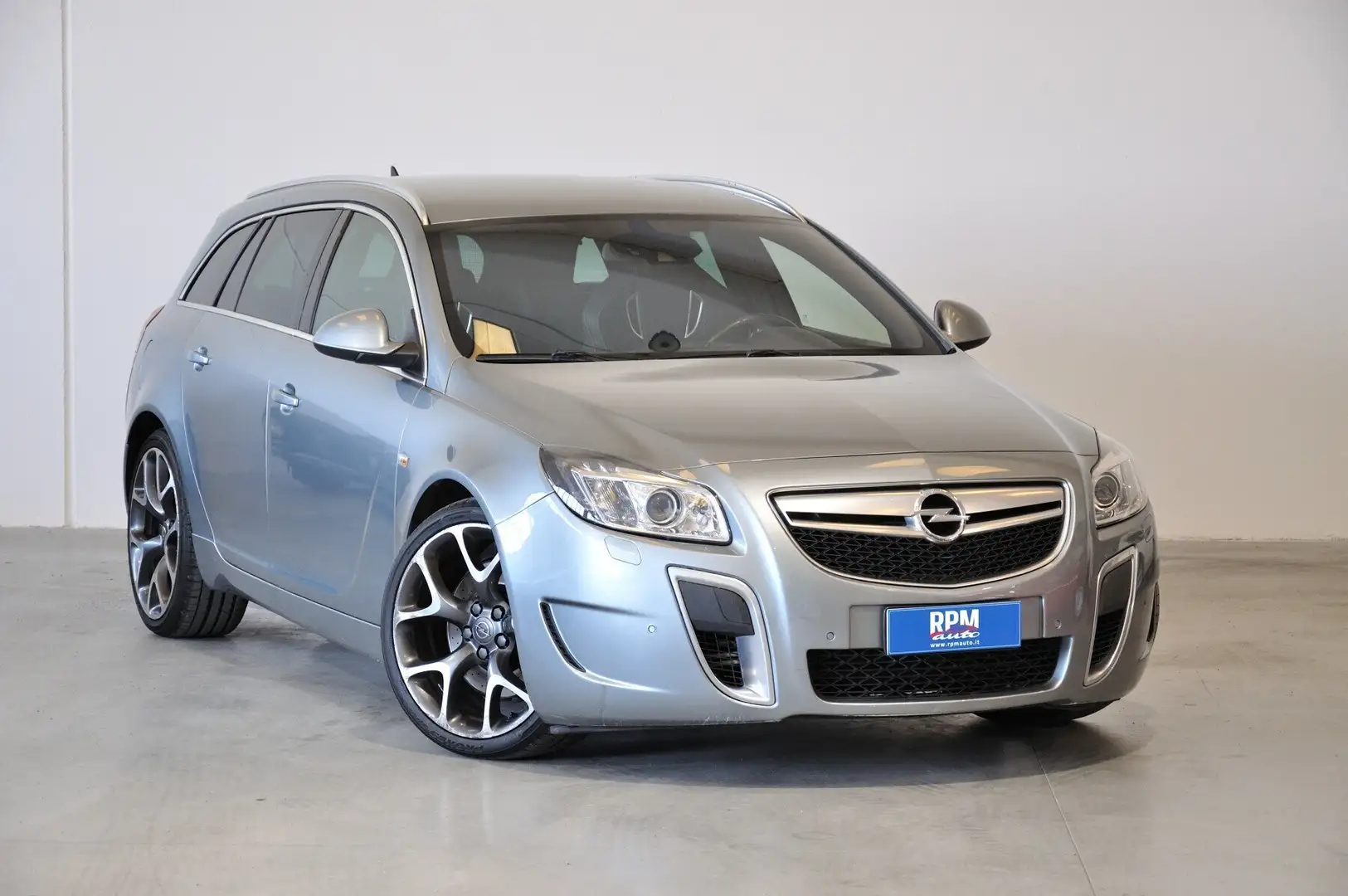 Opel Insignia 2.8 Turbo 4x4 325CV Sports Tourer OPC Silber - 1