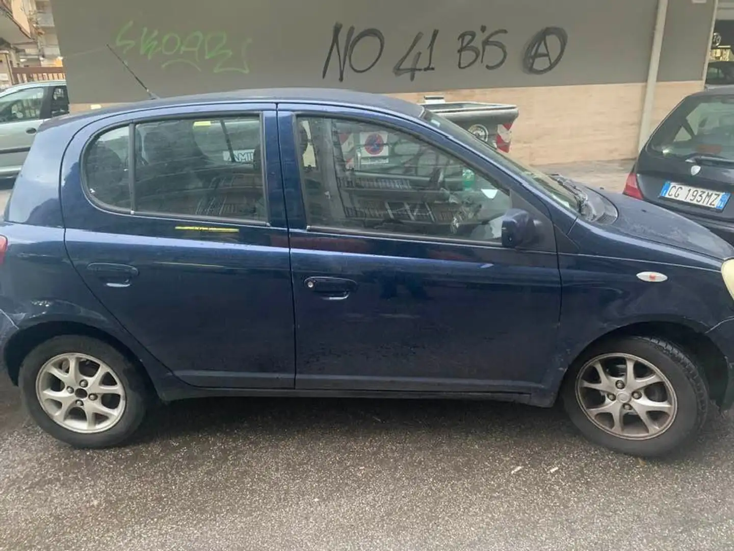 Toyota Yaris Blu/Azzurro - 2