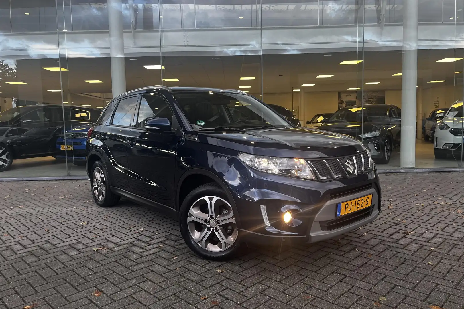 Suzuki Vitara 1.6 Experience | Nav | Achteruitrijcamera | Adapt. Blauw - 2