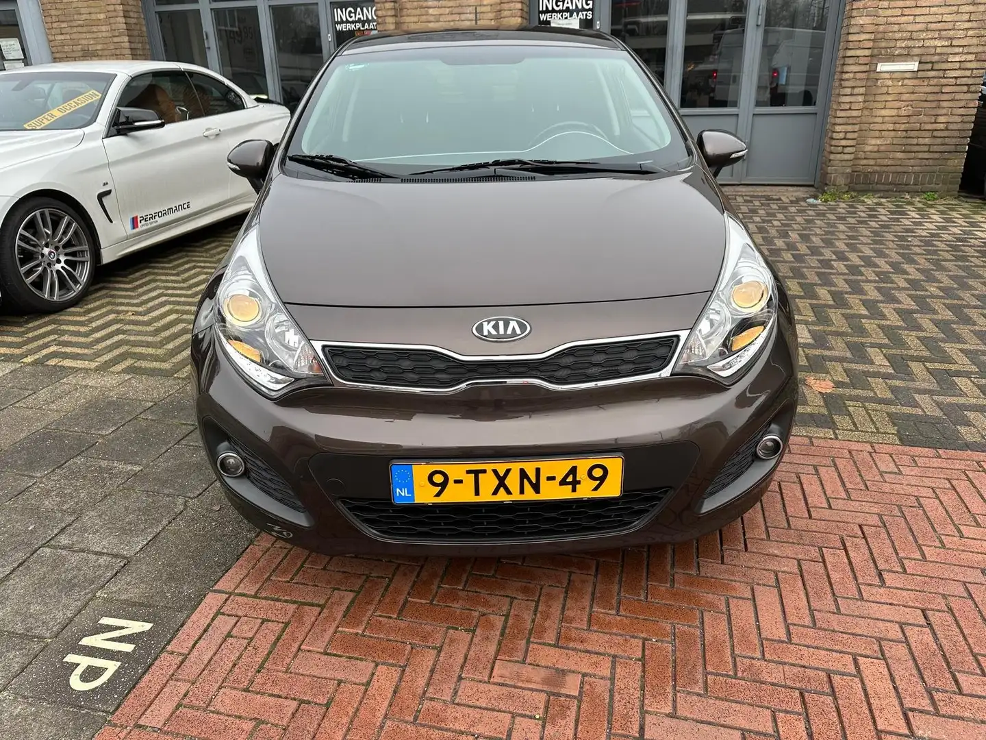Kia Rio 1.2 CVVT Executive Line  Ned. Auto  60590 Km Brun - 2