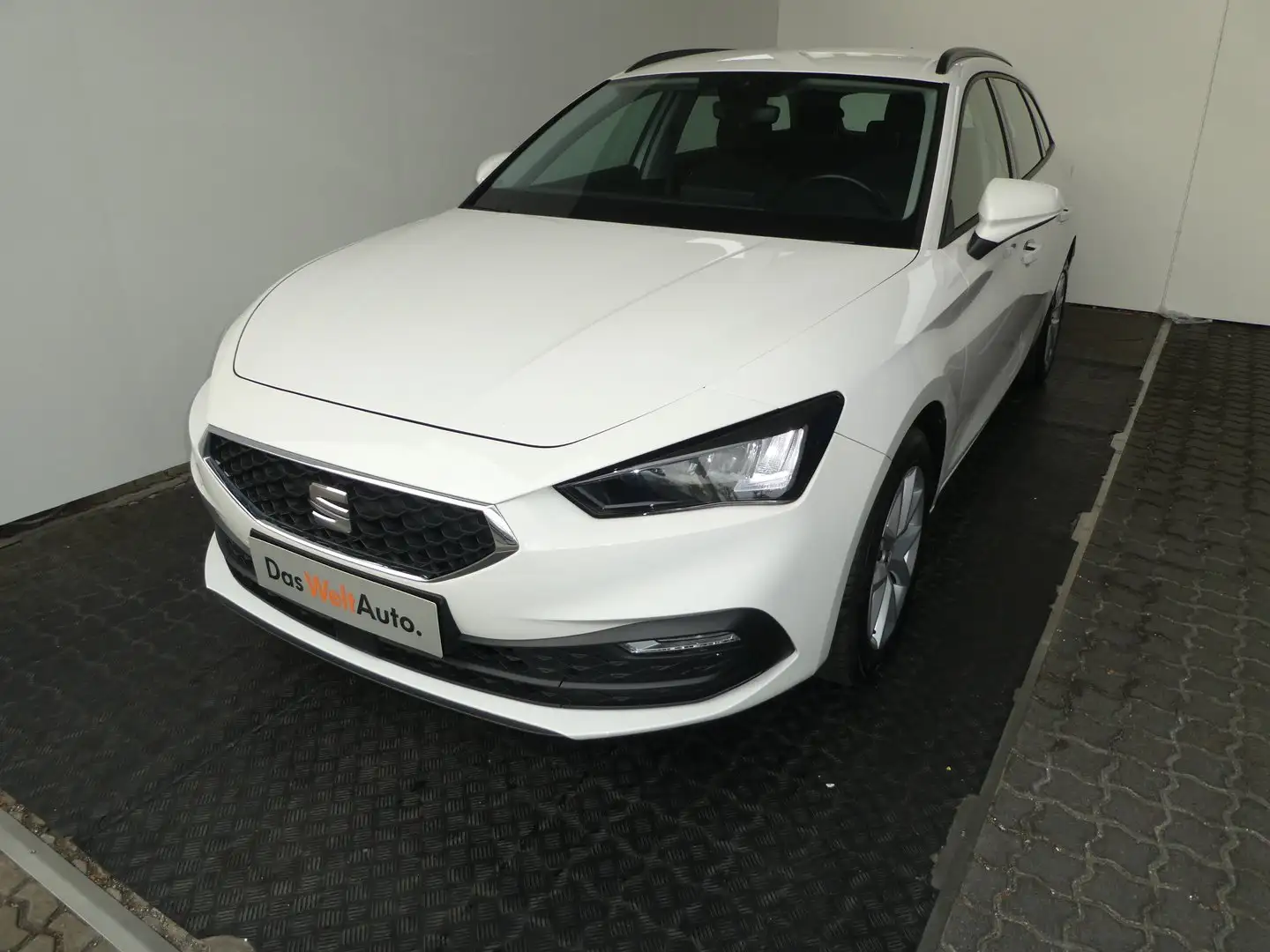 SEAT Leon Reference 1.0 TSI Weiß - 1