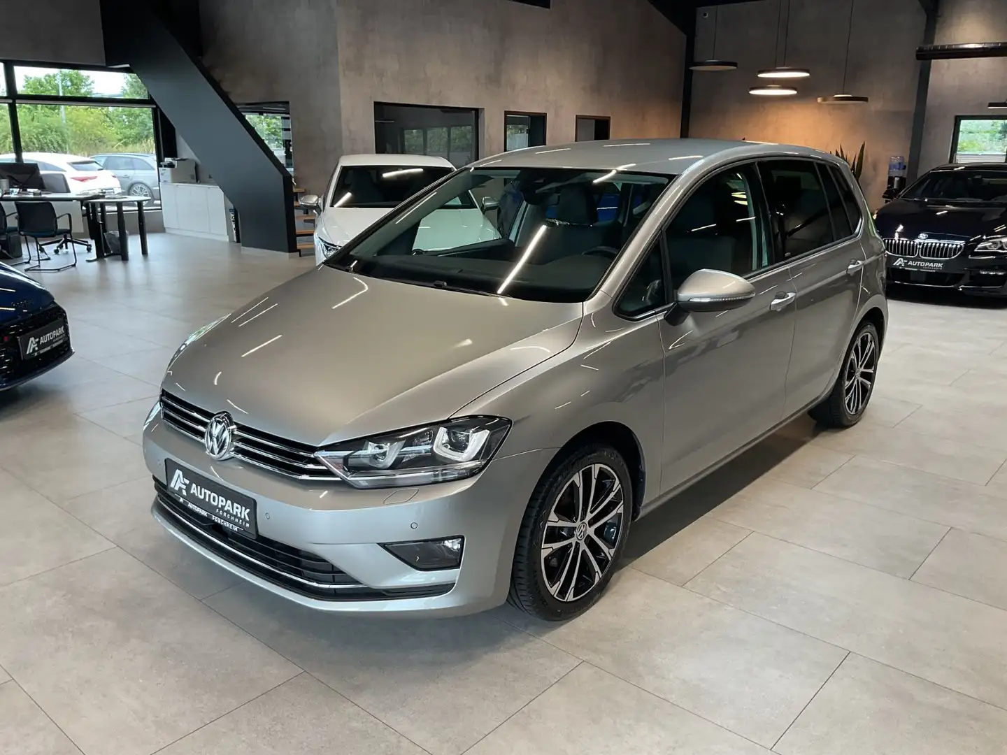Volkswagen Golf Sportsvan 1.6TDI DSG Allstar Navi Xenon 17" Plateado - 1