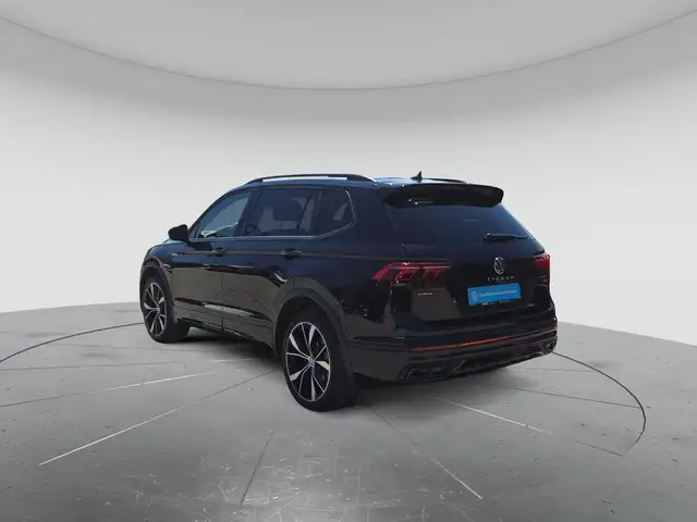 Volkswagen Tiguan Allspace view 4
