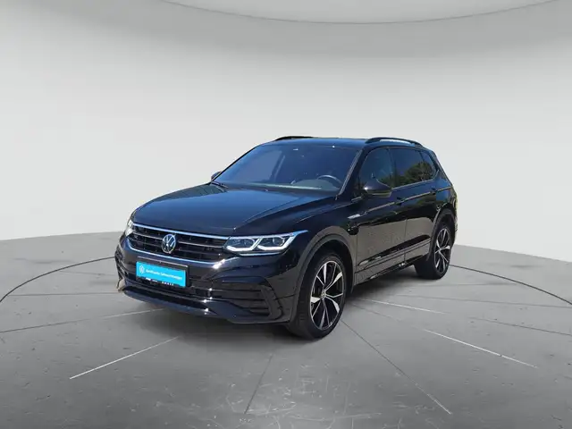 Volkswagen Tiguan Allspace view 2