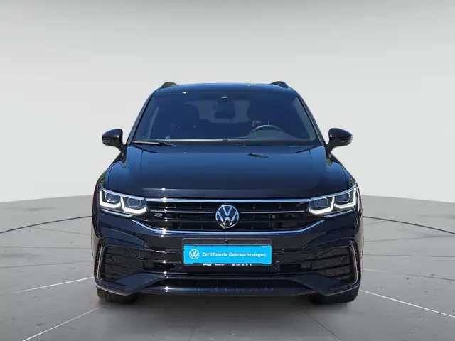 Volkswagen Tiguan Allspace view 3