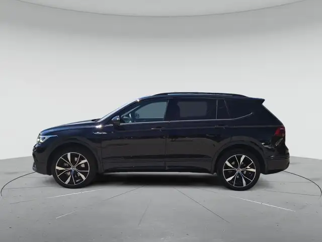 Volkswagen Tiguan Allspace view 6