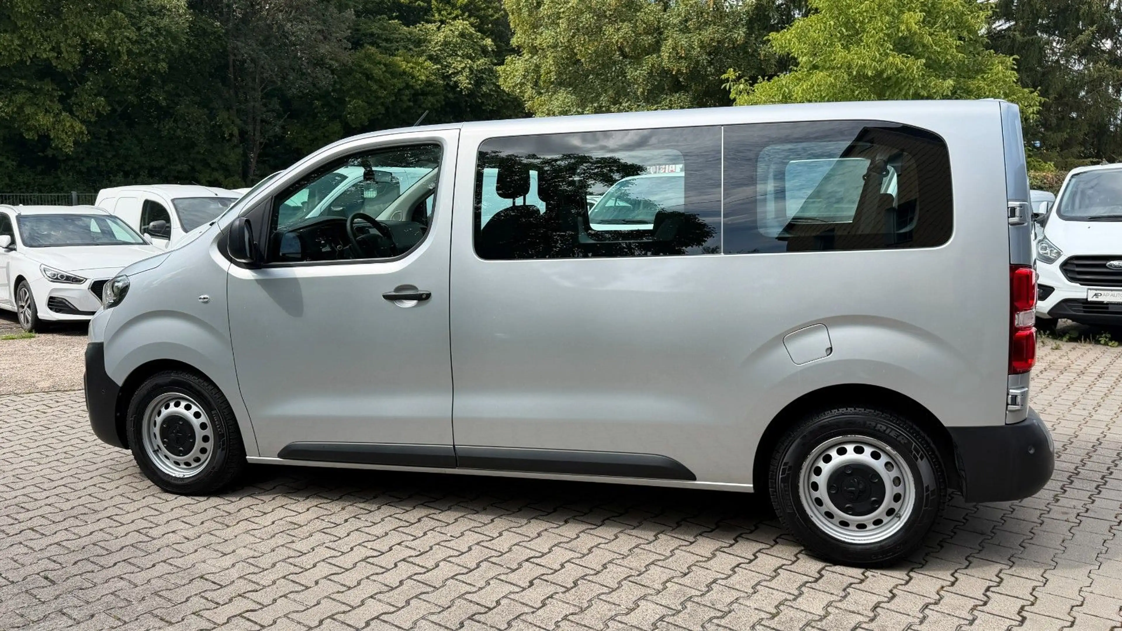 Peugeot Expert Kombi L2 8-Sitzer/nur 32tkm/Navi/Klima — photo 8