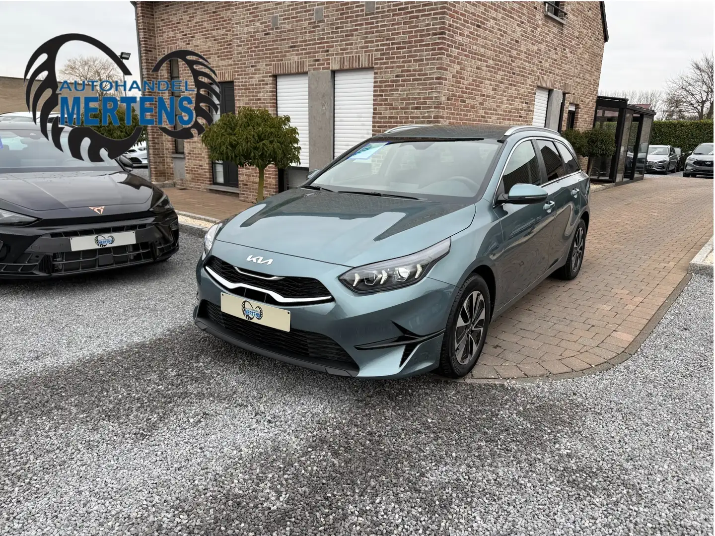 Kia Ceed SW / cee'd SW 1.5 T-GDi 140PK EXCLUSIVE DCT FACELIFT NIEUW 0KM Grijs - 1