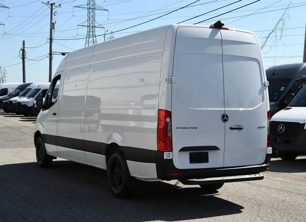 Mercedes-Benz Sprinter снимка Mercedes-Benz Sprinter