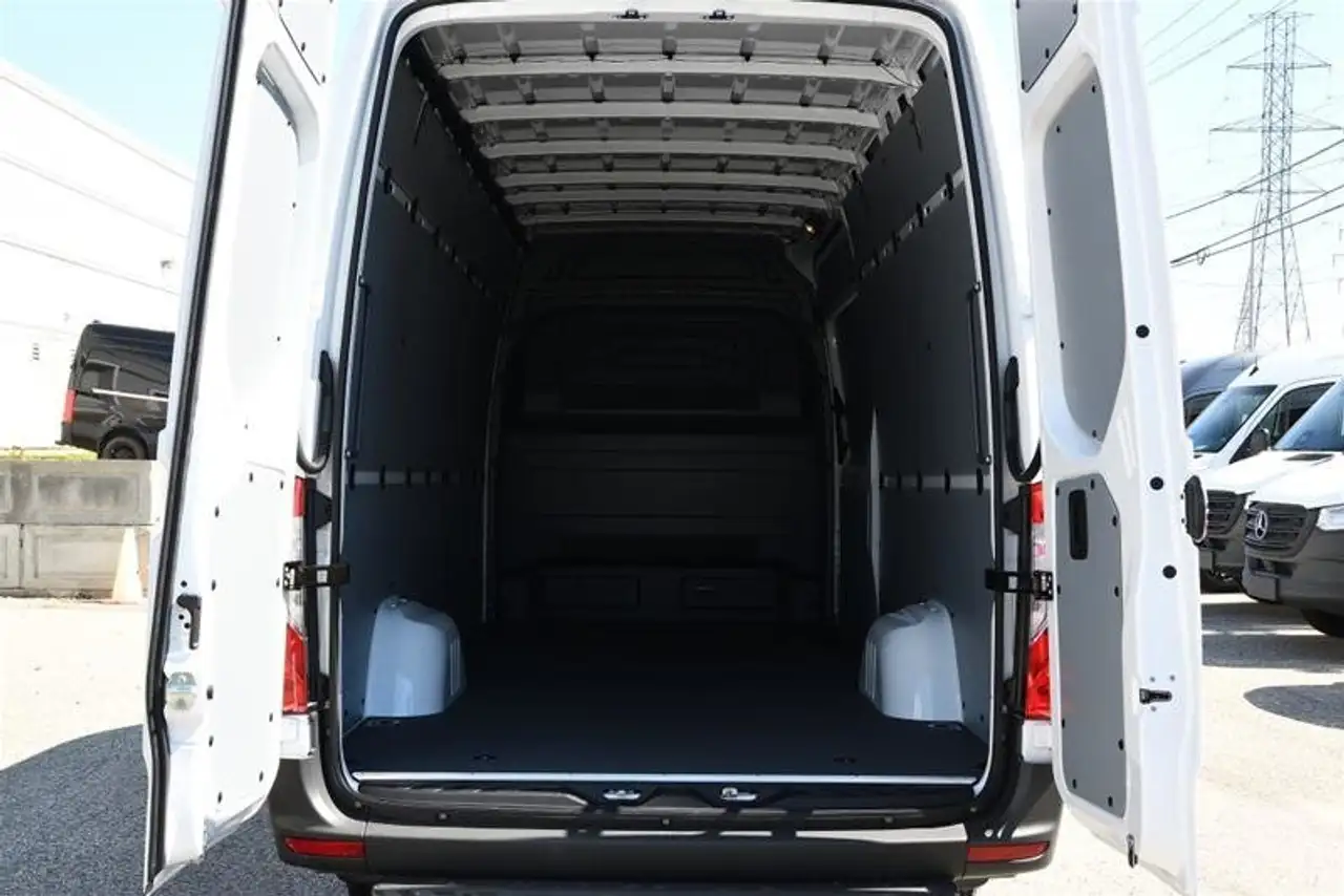 Mercedes-Benz Sprinter снимка Mercedes-Benz Sprinter