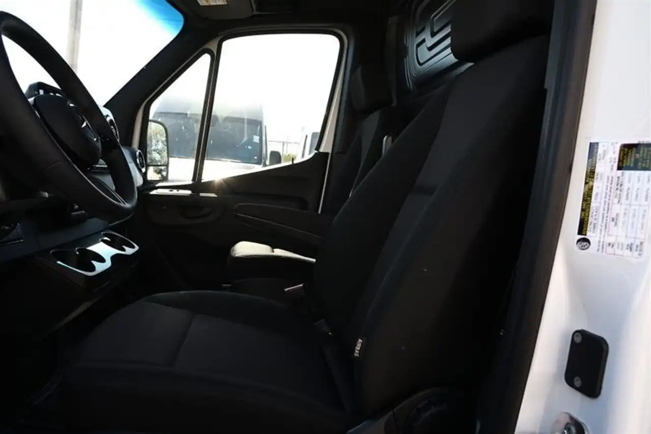 Mercedes-Benz Sprinter снимка Mercedes-Benz Sprinter
