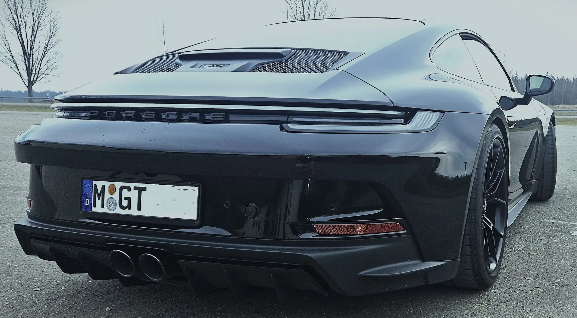 Porsche 992 GT3 Touring MWSTLiftGarantieInspektionTüv neu Schwarz - 2