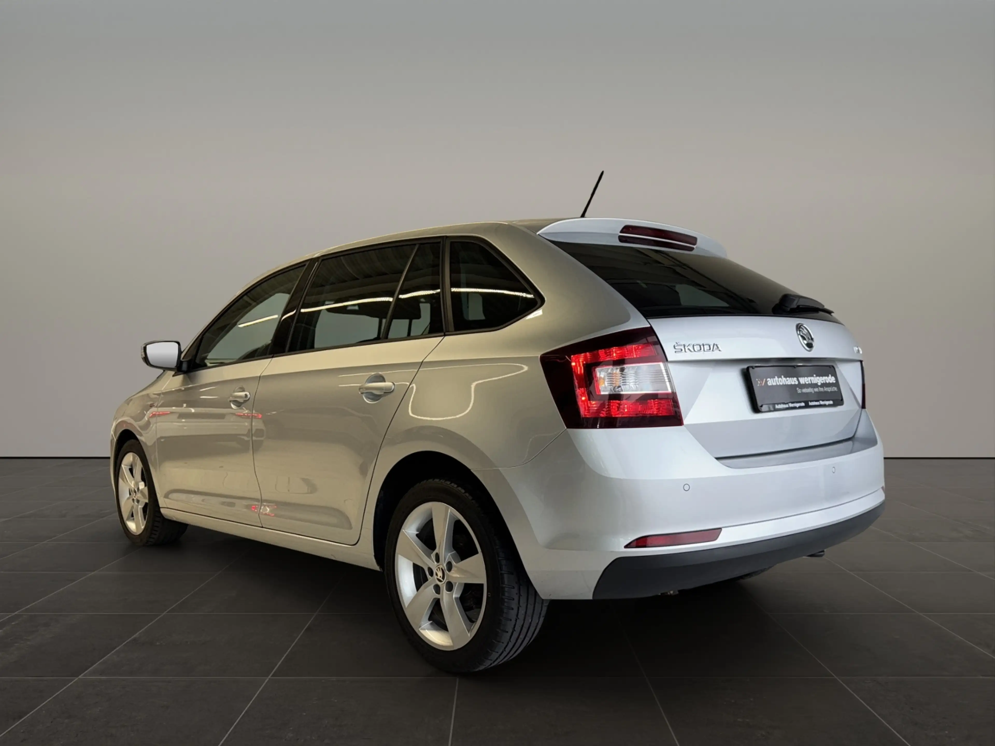 Skoda Rapid/Spaceback Spaceback Clever 1.4TSI DSG *MfL*SHZ*PDC* — photo 5