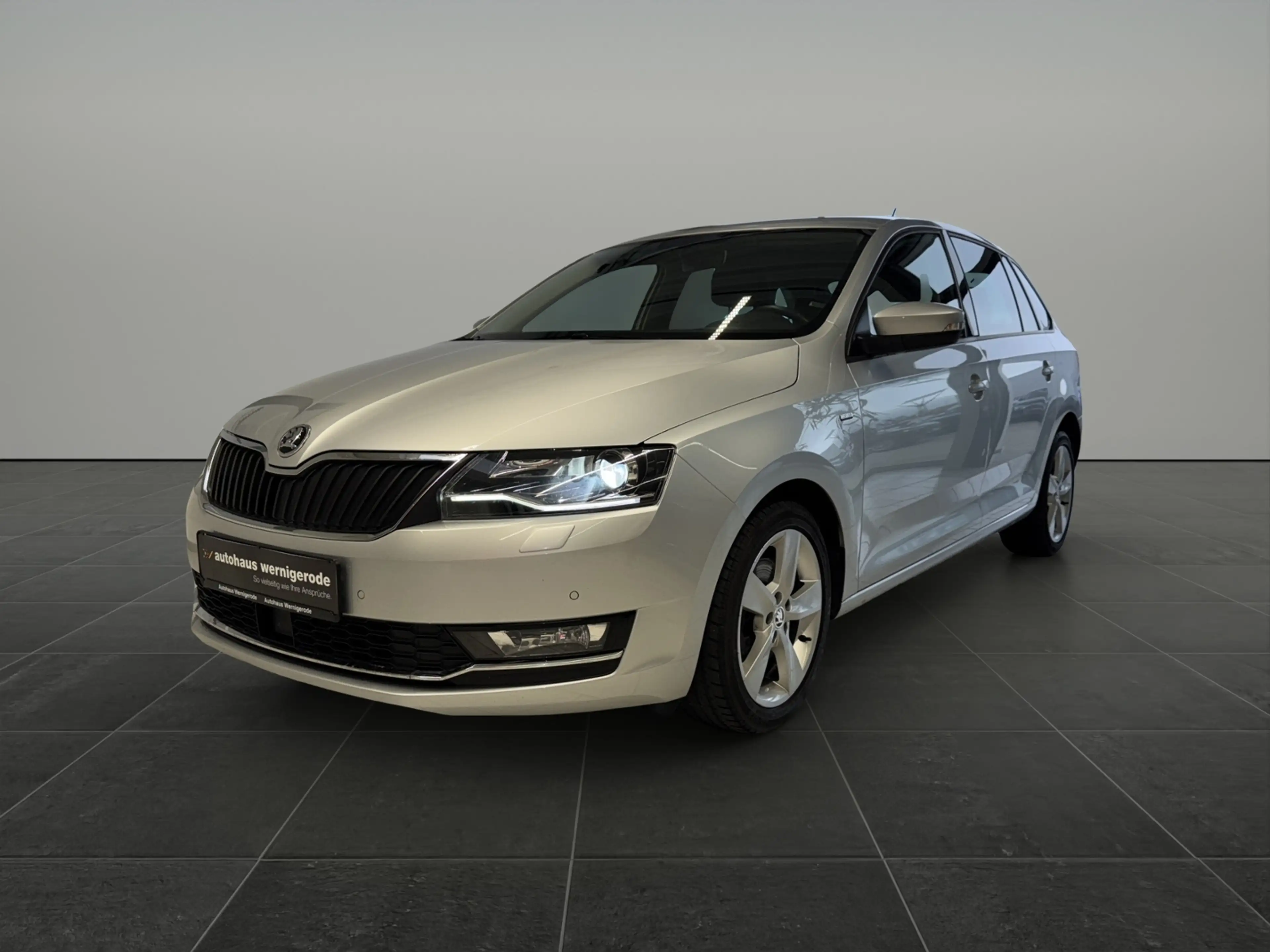 Skoda Rapid/Spaceback Spaceback Clever 1.4TSI DSG *MfL*SHZ*PDC* — photo 2