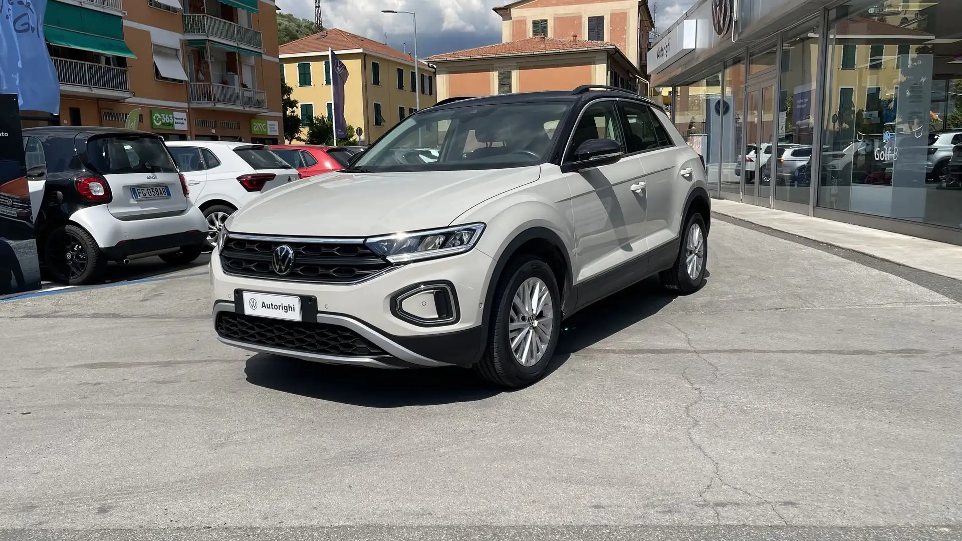 Volkswagen T-Roc 1.0 TSI Life Beige - 1