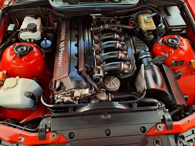 BMW M3 view 5