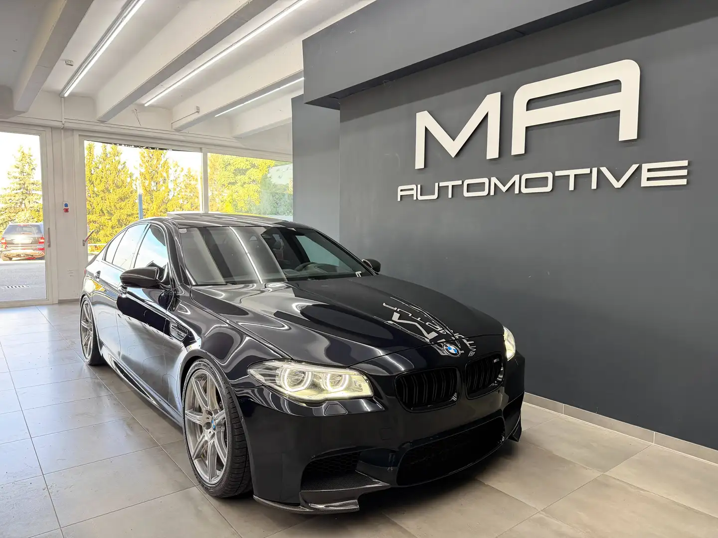 BMW M5 LCI *COMPETITION*KERAMIK*B&O*SHD*HUD*AKRAPOVIC*VOLL* Schwarz - 2