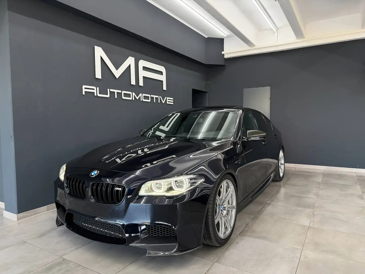 BMW M5 LCI *COMPETITION*KERAMIK*B&O*SHD*HUD*AKRAPOVIC*VOLL* Schwarz - 1