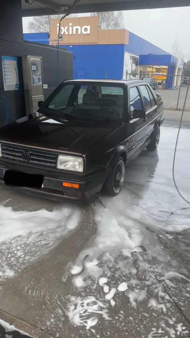 Volkswagen Jetta - 1