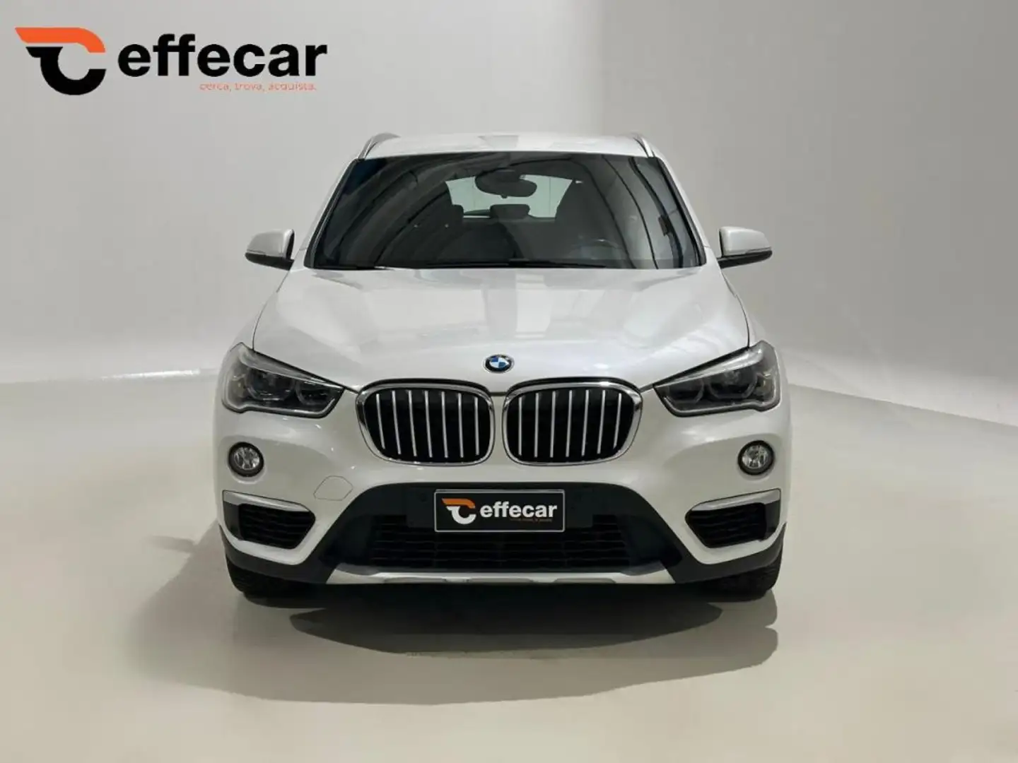 BMW X1 xDrive18d xLine Blanc - 2