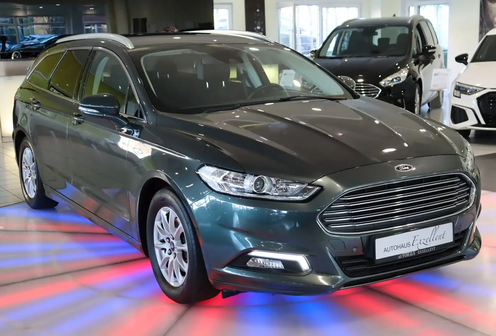 Ford Mondeo Turnier Business Edition Automatik*NAVI* Grün - 2
