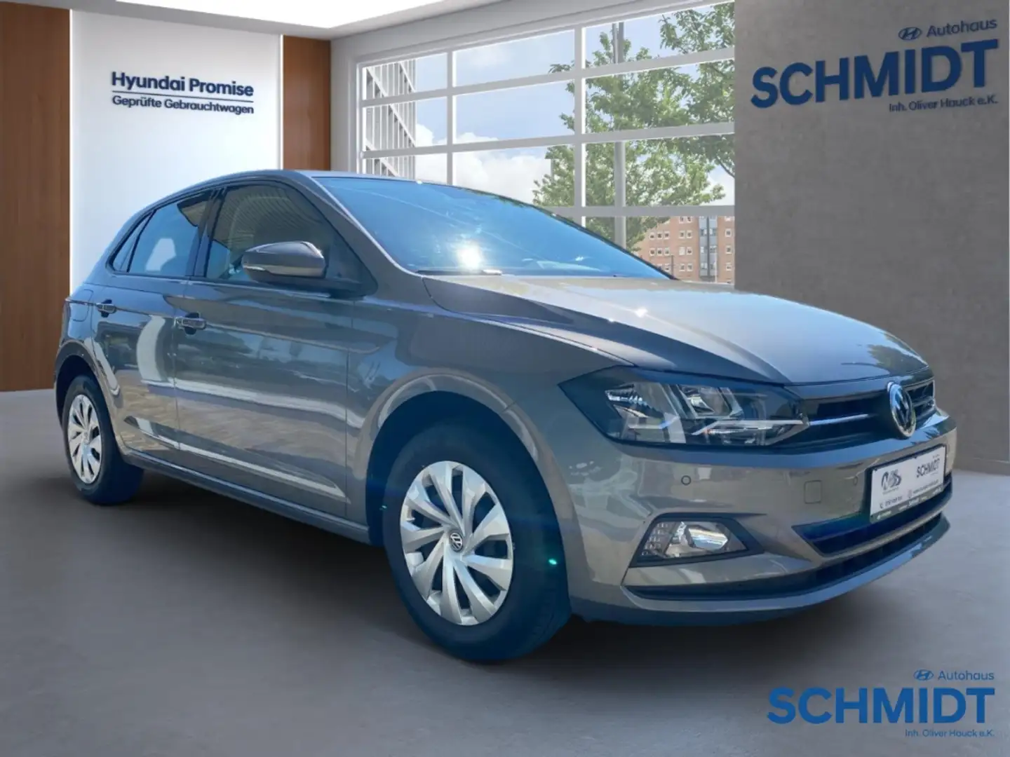 Volkswagen Polo VI Comfortline 1.0 TSI SHZ Klima PDC vo.+hi. Bluet Grau - 2
