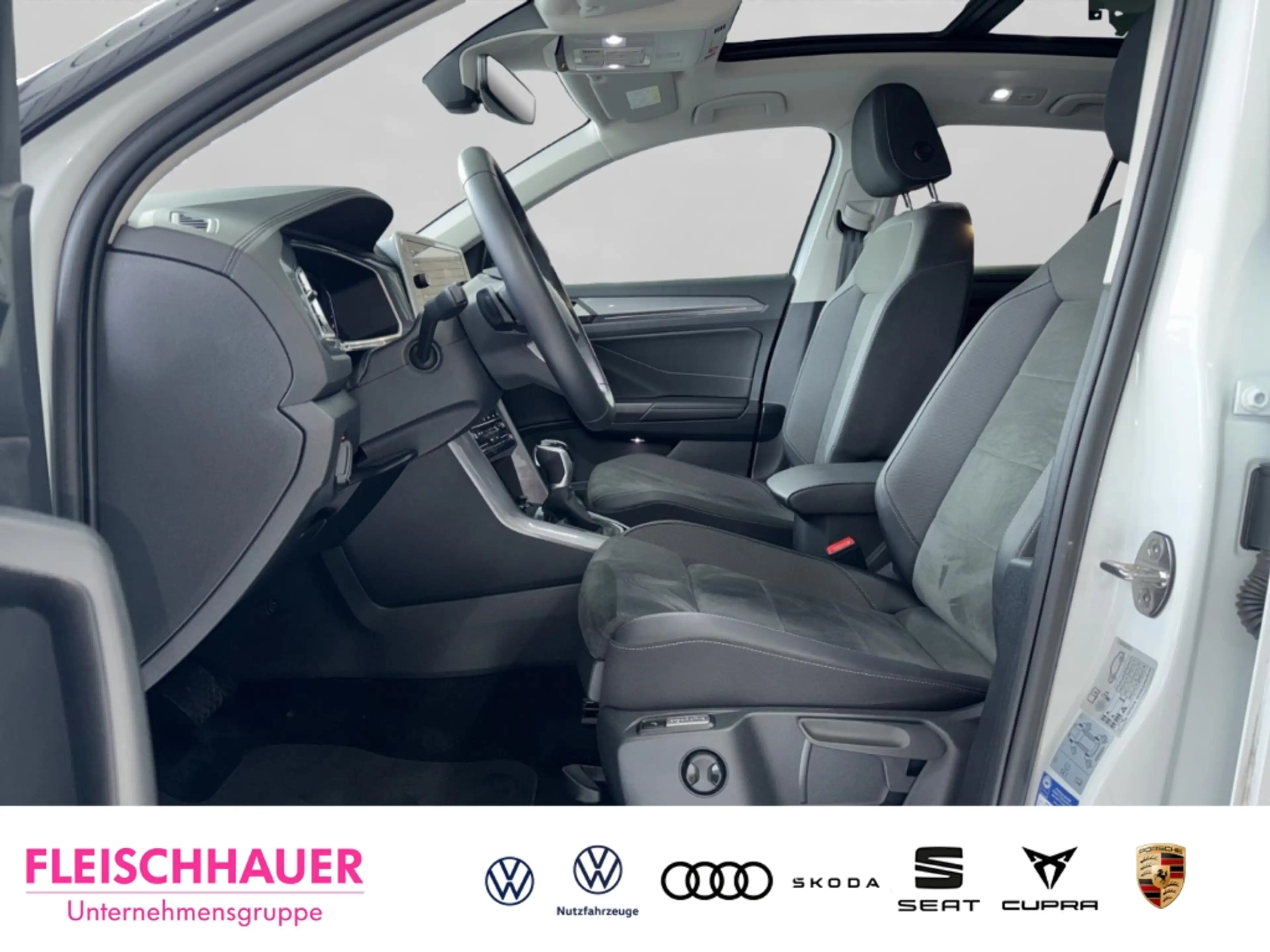 Volkswagen T-Roc Style 1.5 TSI LED+ACC+PANO+NAVI+RFK+BUSINESS+SHZ+D — photo 9