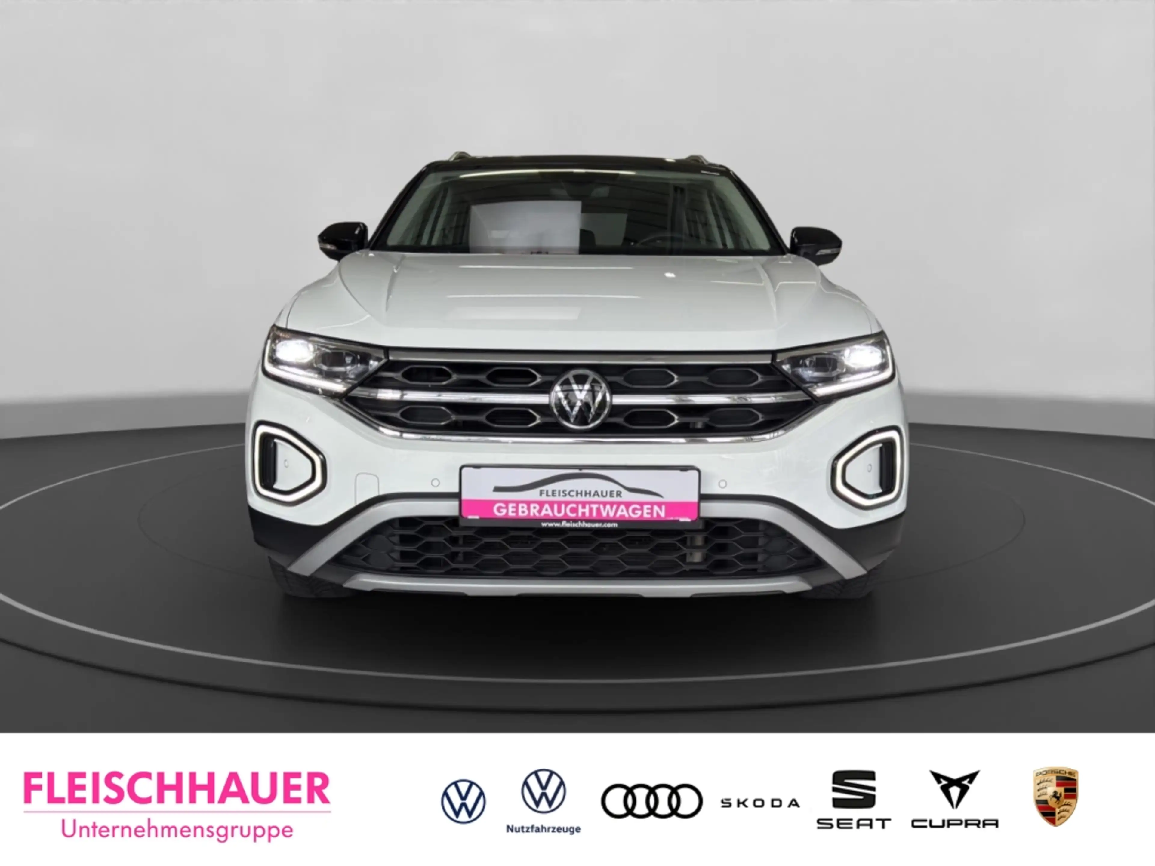 Volkswagen T-Roc Style 1.5 TSI LED+ACC+PANO+NAVI+RFK+BUSINESS+SHZ+D — photo 2