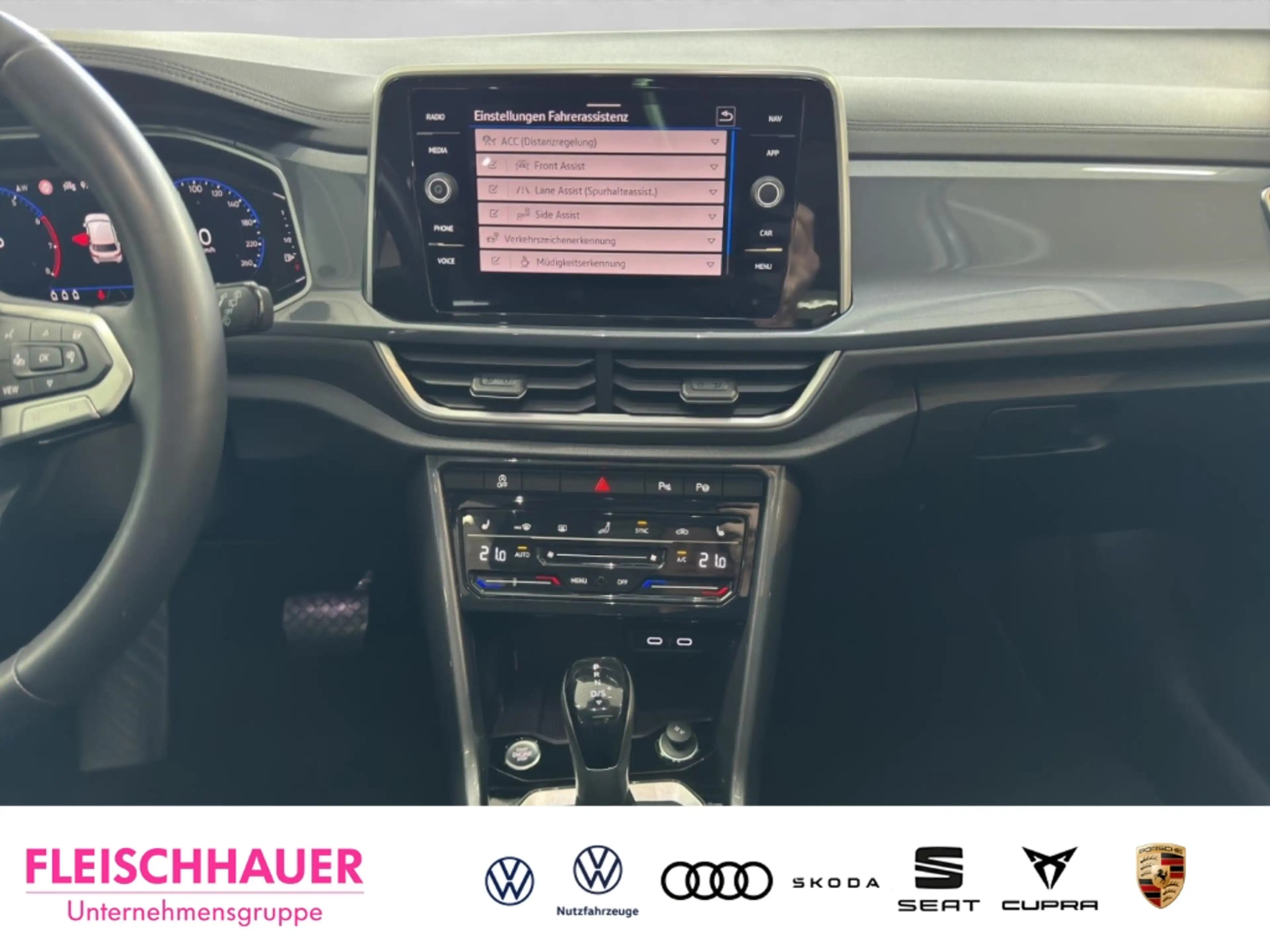 Volkswagen T-Roc Style 1.5 TSI LED+ACC+PANO+NAVI+RFK+BUSINESS+SHZ+D — photo 14
