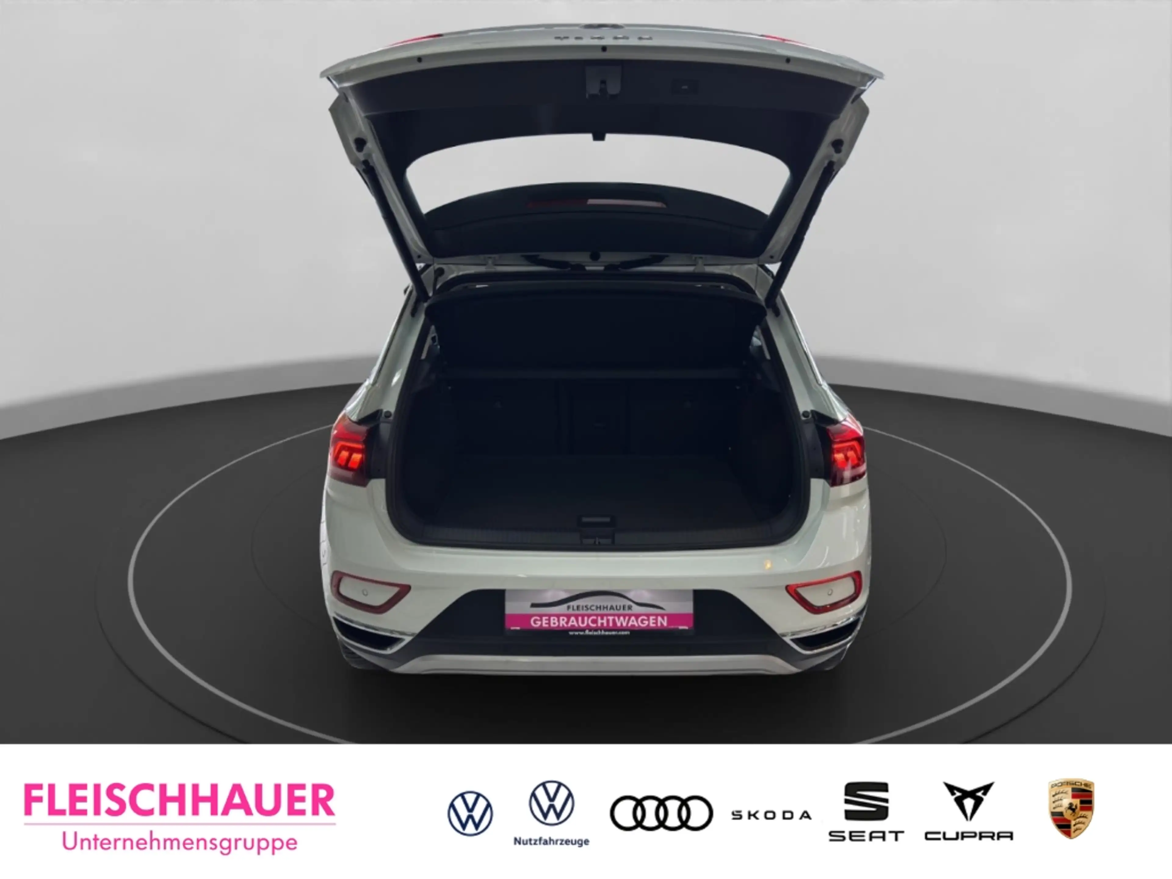 Volkswagen T-Roc Style 1.5 TSI LED+ACC+PANO+NAVI+RFK+BUSINESS+SHZ+D — photo 18