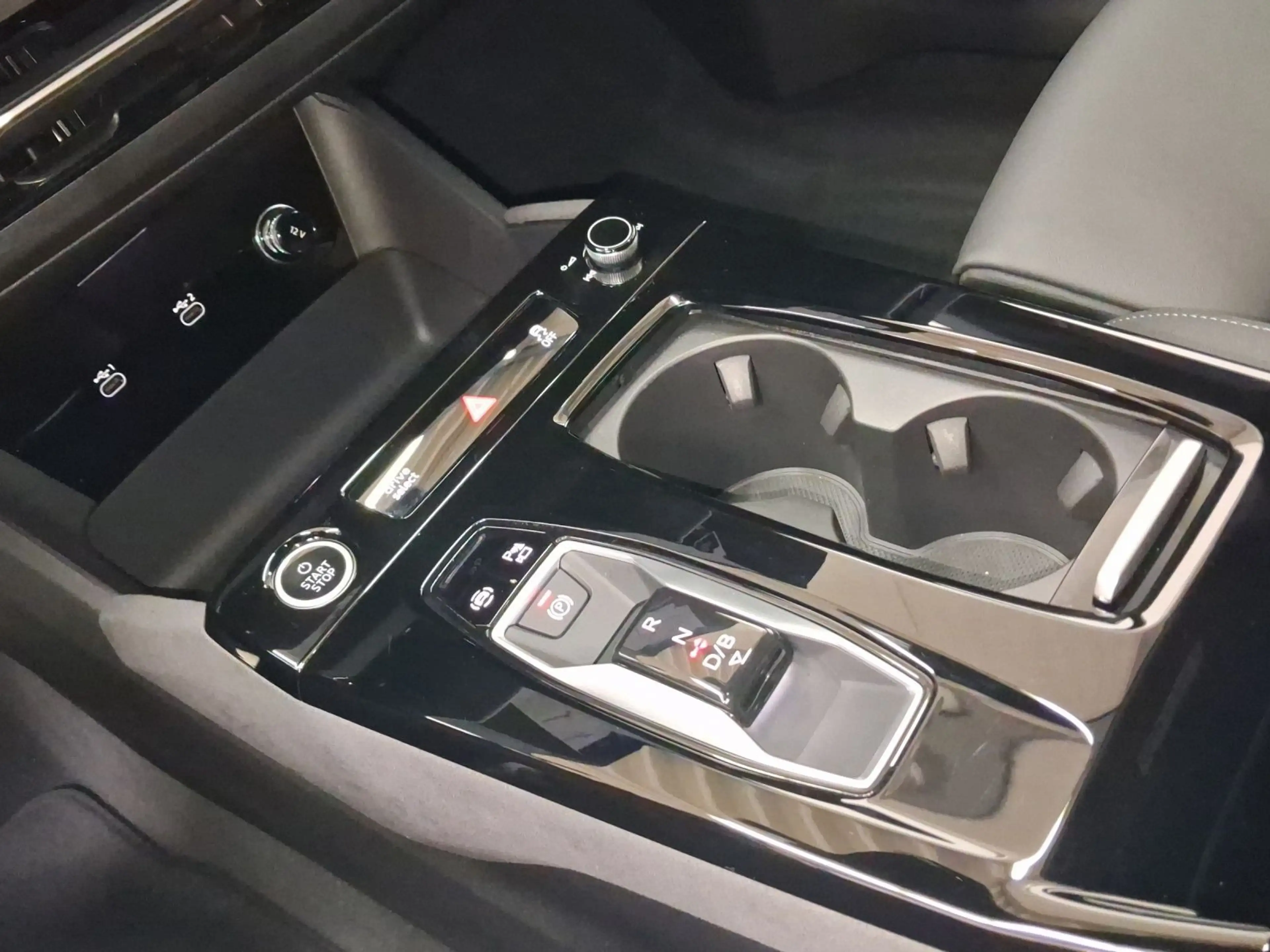 Audi A6 e-tron S LINE LM21 LUFT MATRIX BF-DISPL — photo 11