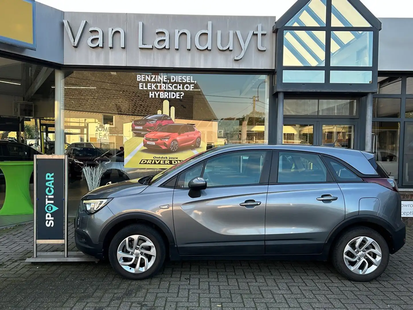 Opel Crossland X EDITION 1.2 TURBO MT6 - 2