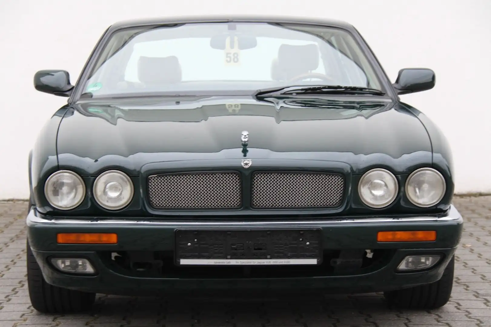 Jaguar XJR mit 2 Jahren Garantie Top Zustand Zelená - 1