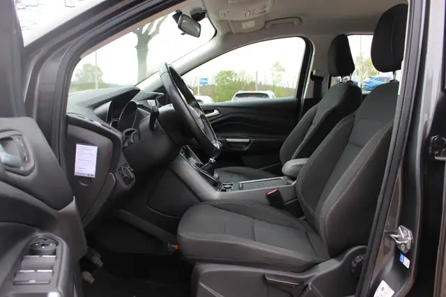 Ford Kuga view 10