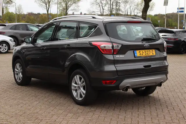 Ford Kuga view 3