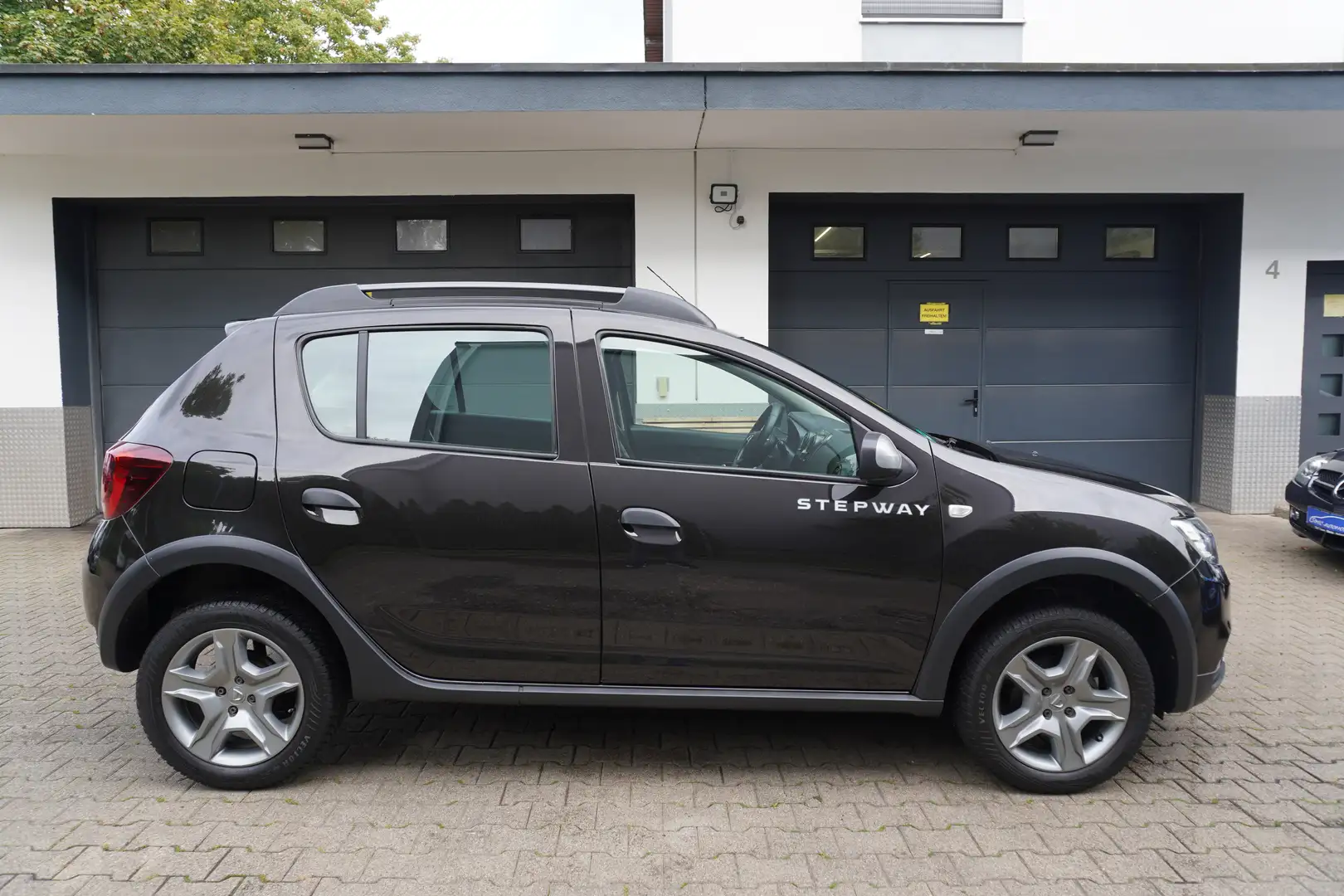 Dacia Sandero Stepway 0.9 TCe Prestige EDC KLIMA+NAVI+Org.15.Tkm Schwarz - 2